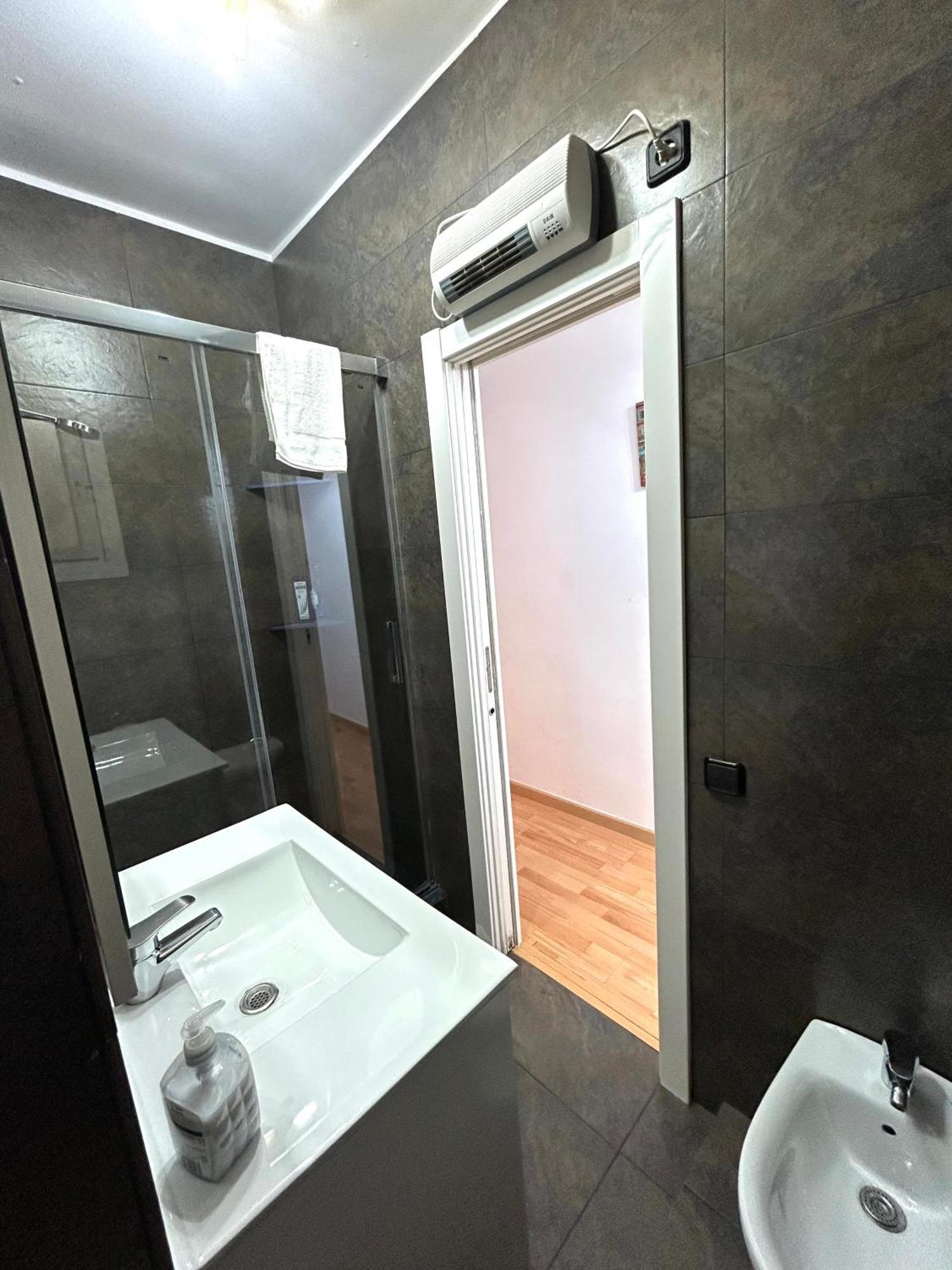 Apartment carrer d'Olesa Barcelone Extérieur photo