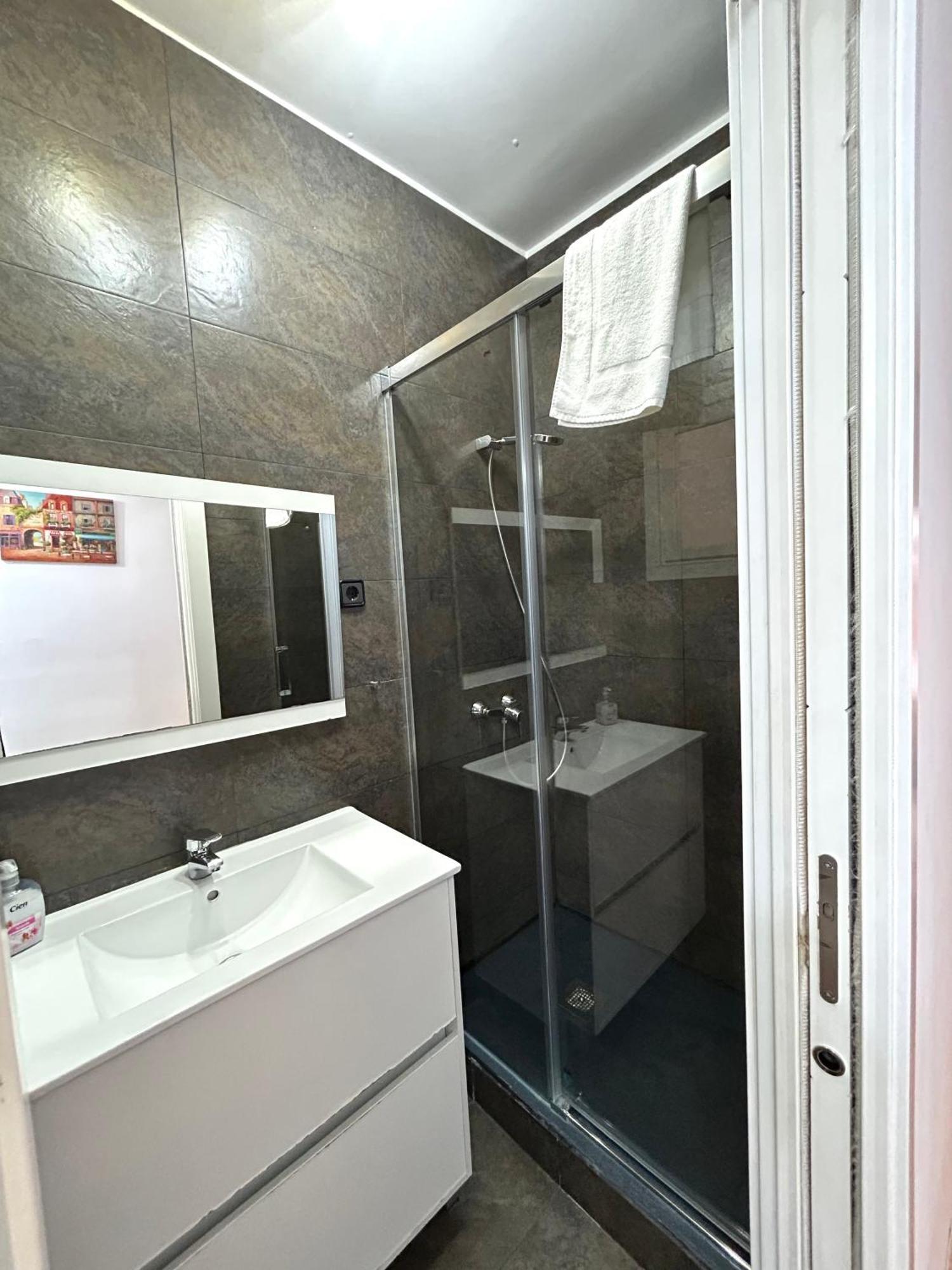 Apartment carrer d'Olesa Barcelone Extérieur photo