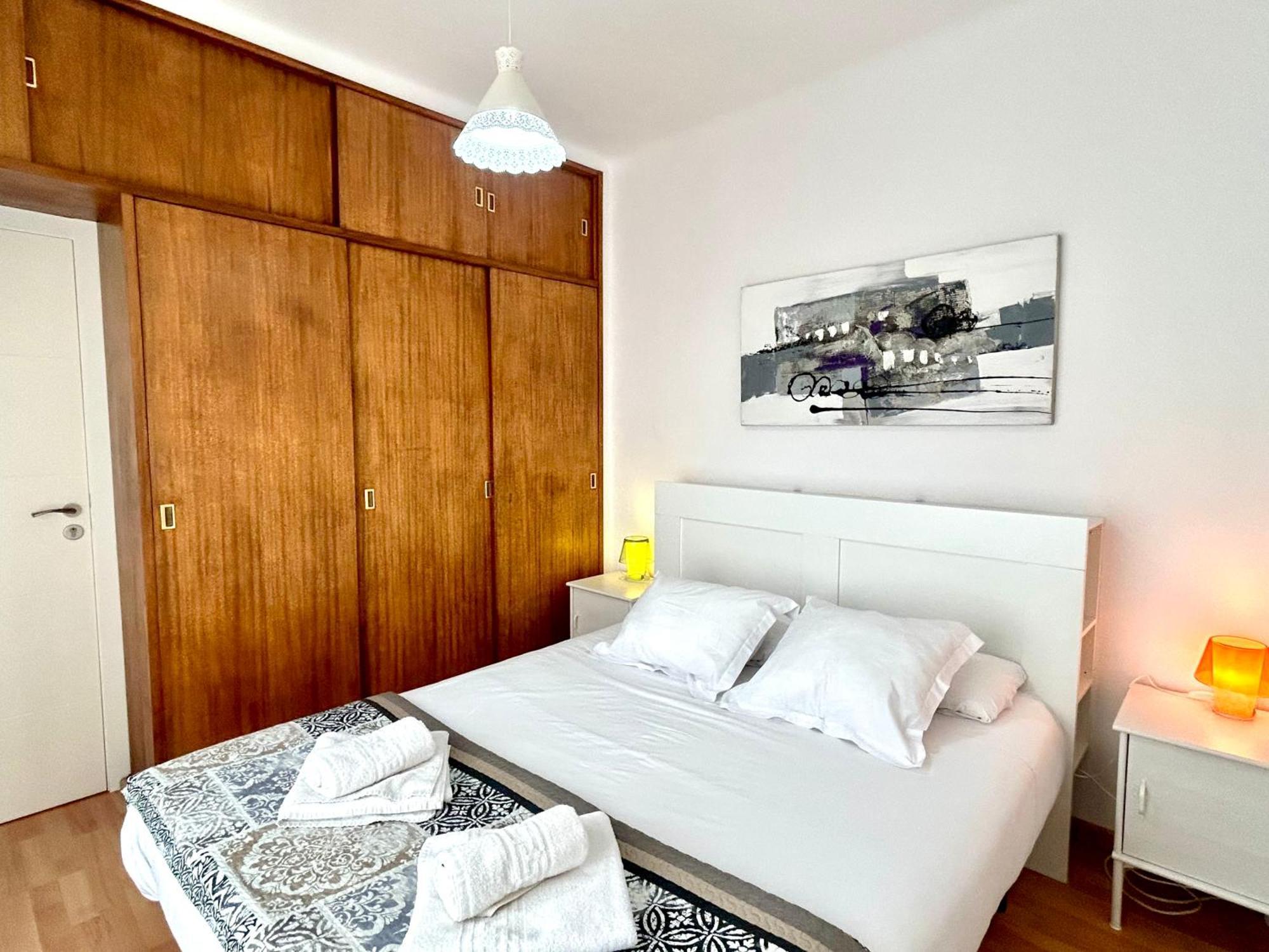 Apartment carrer d'Olesa Barcelone Extérieur photo