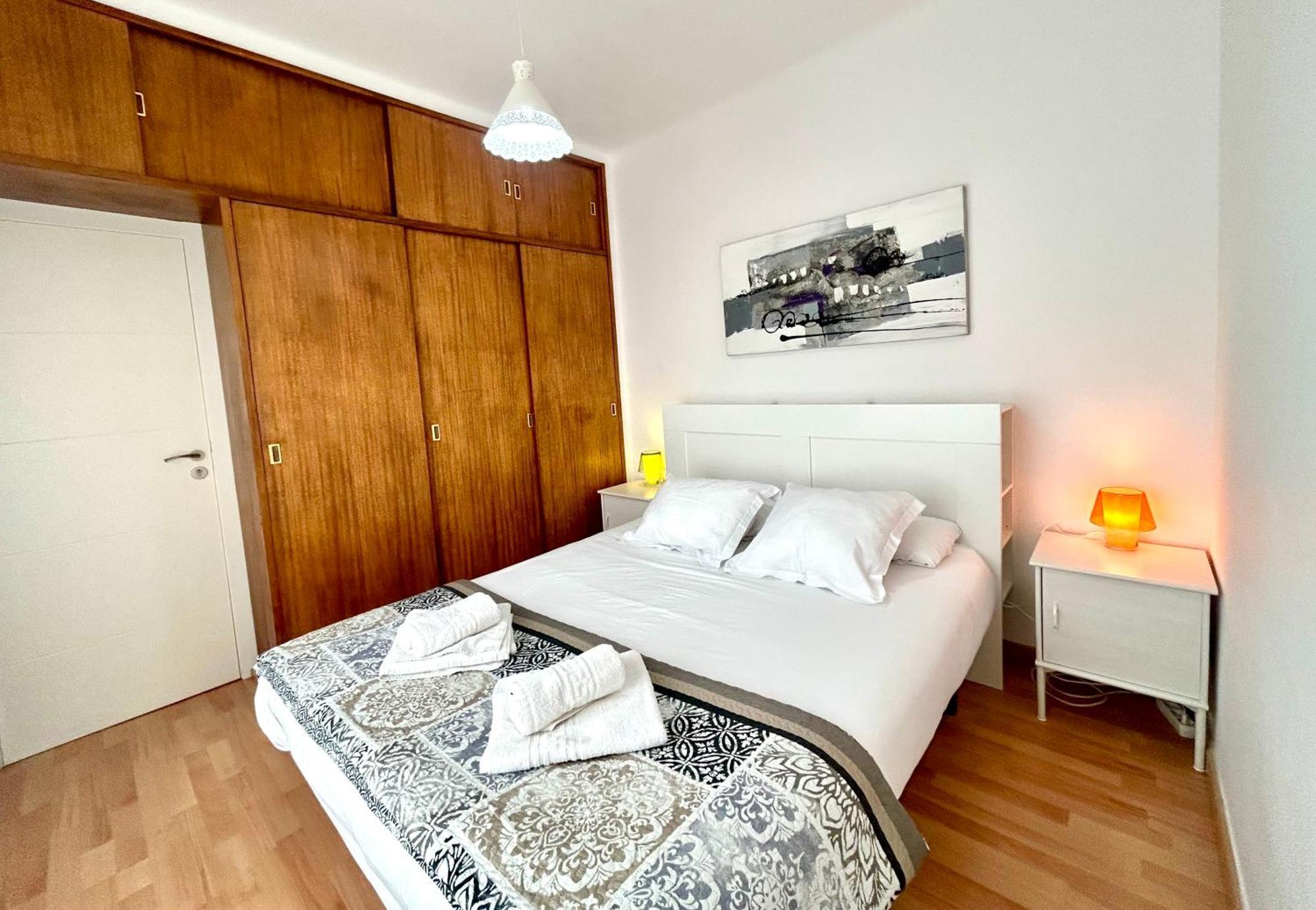 Apartment carrer d'Olesa Barcelone Extérieur photo