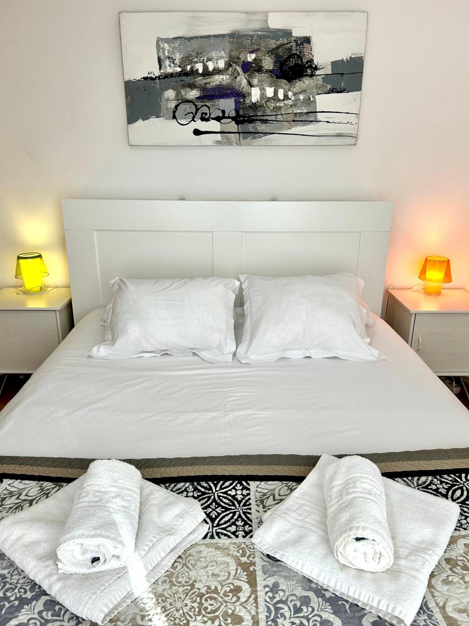 Apartment carrer d'Olesa Barcelone Extérieur photo