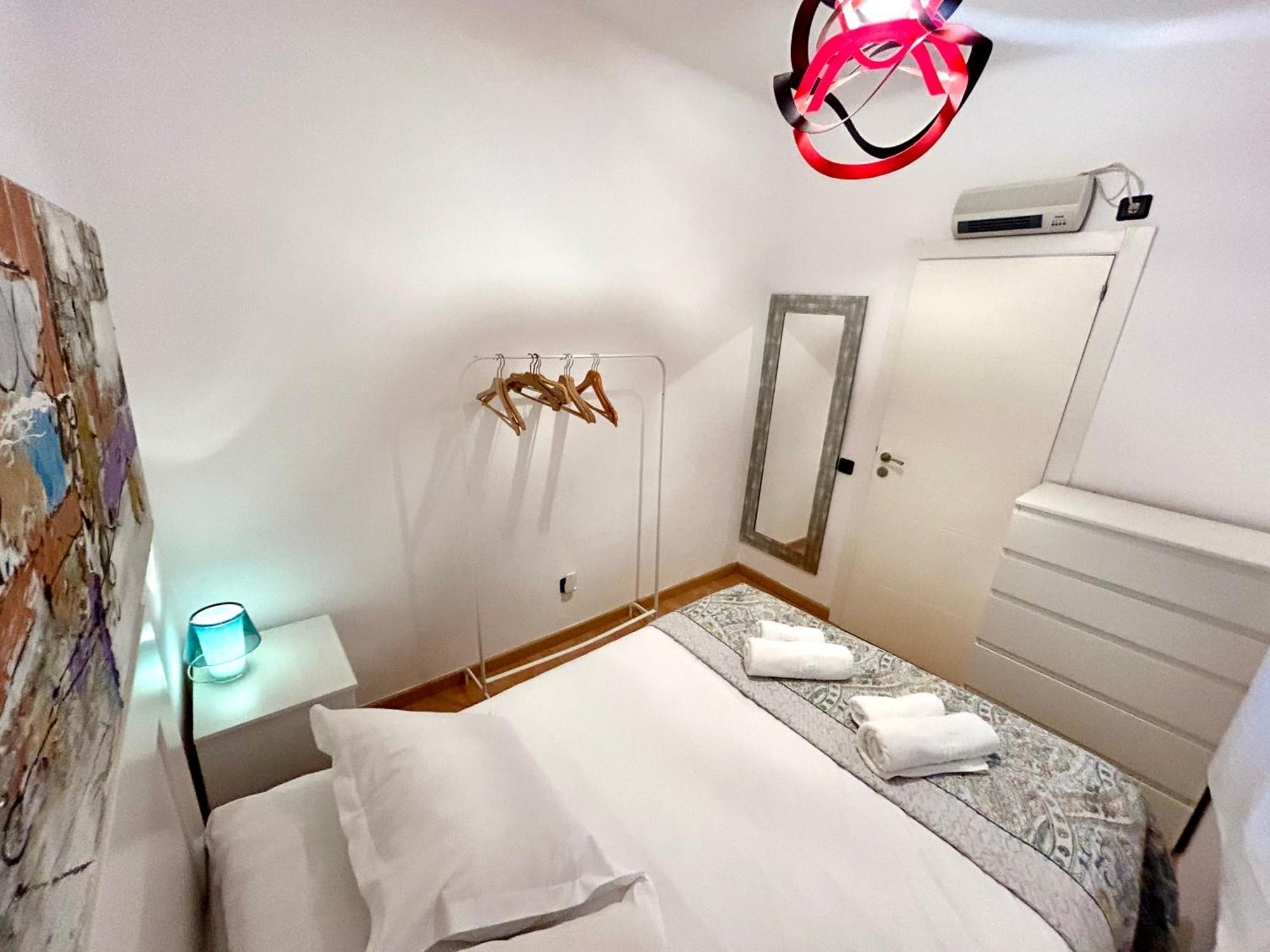 Apartment carrer d'Olesa Barcelone Extérieur photo